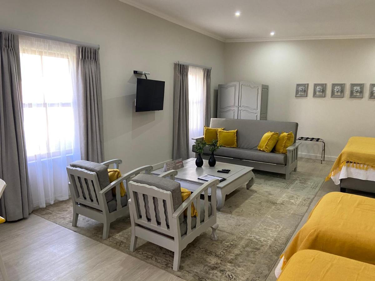 Cape Karoo Guesthouse โบฟอร์ตเวสต์ ภายนอก รูปภาพ