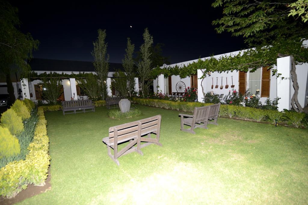 Cape Karoo Guesthouse โบฟอร์ตเวสต์ ภายนอก รูปภาพ